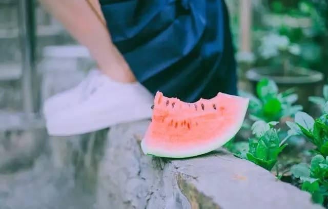 三八吃瓜,揭秘娱乐圈那些不为人知的幕后故事