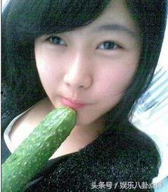 美女陪你吃瓜,共享瓜界盛宴