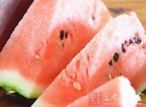 中医不建议吃瓜,为何夏季不宜过量食用瓜类水果